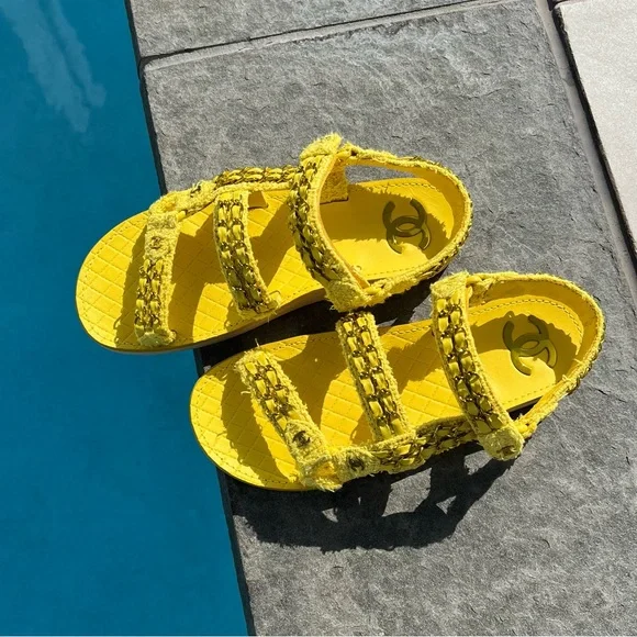 SOLD ❌ New 🌟 Rare Chanel CC Tweed Chain Yellow Sandals Size 39 - Picture 5 of 10